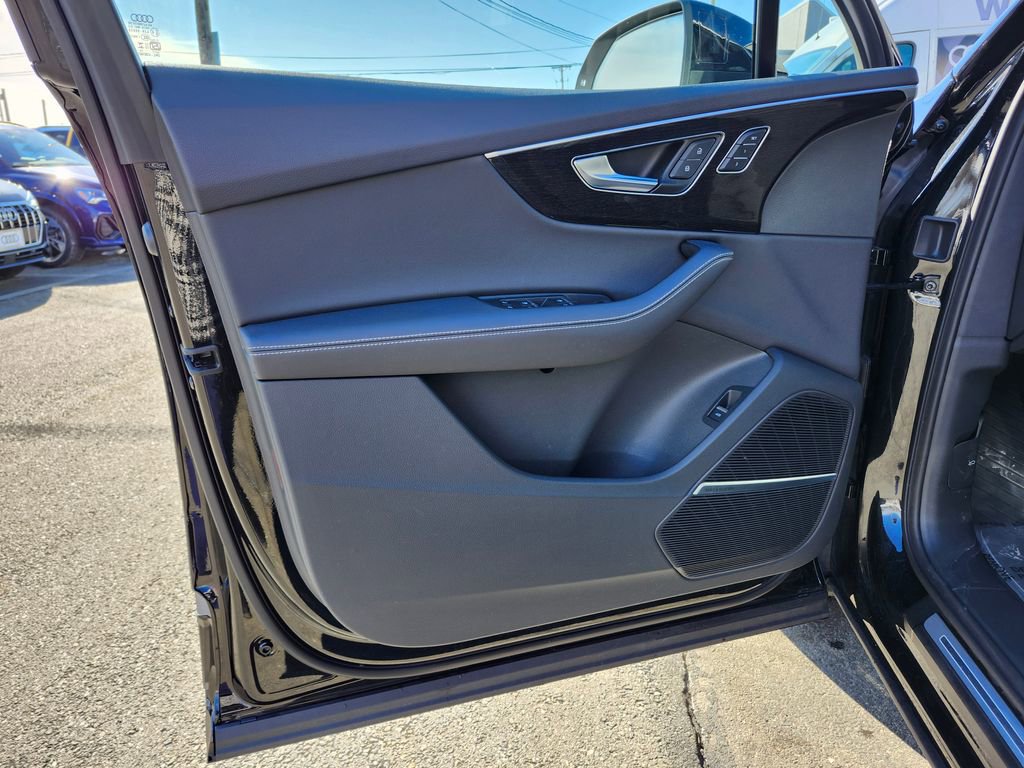 Certified 2025 Audi Q7 3.0T Premium Plus image 10