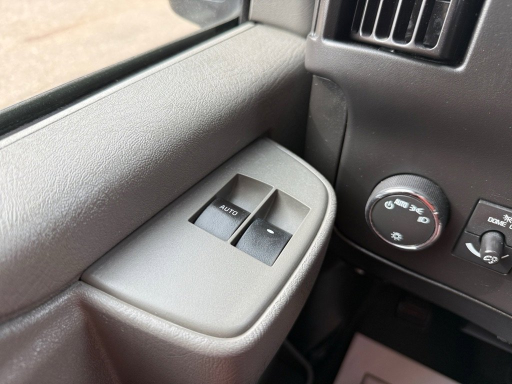 Used 2016 GMC Savana 3500 RWD image 22