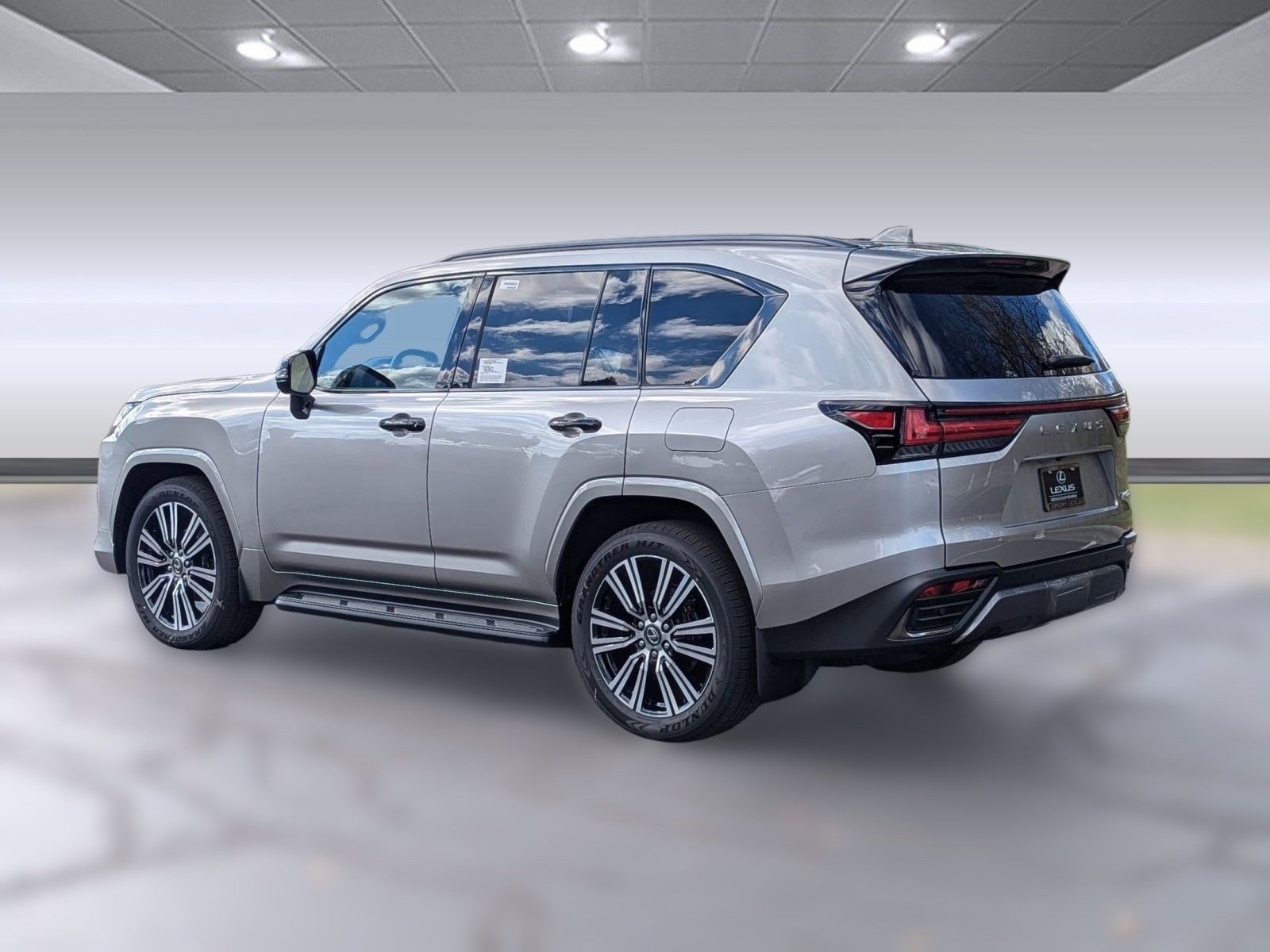 New 2025 Lexus LX 600 4WD w/ Luxury Package image 3