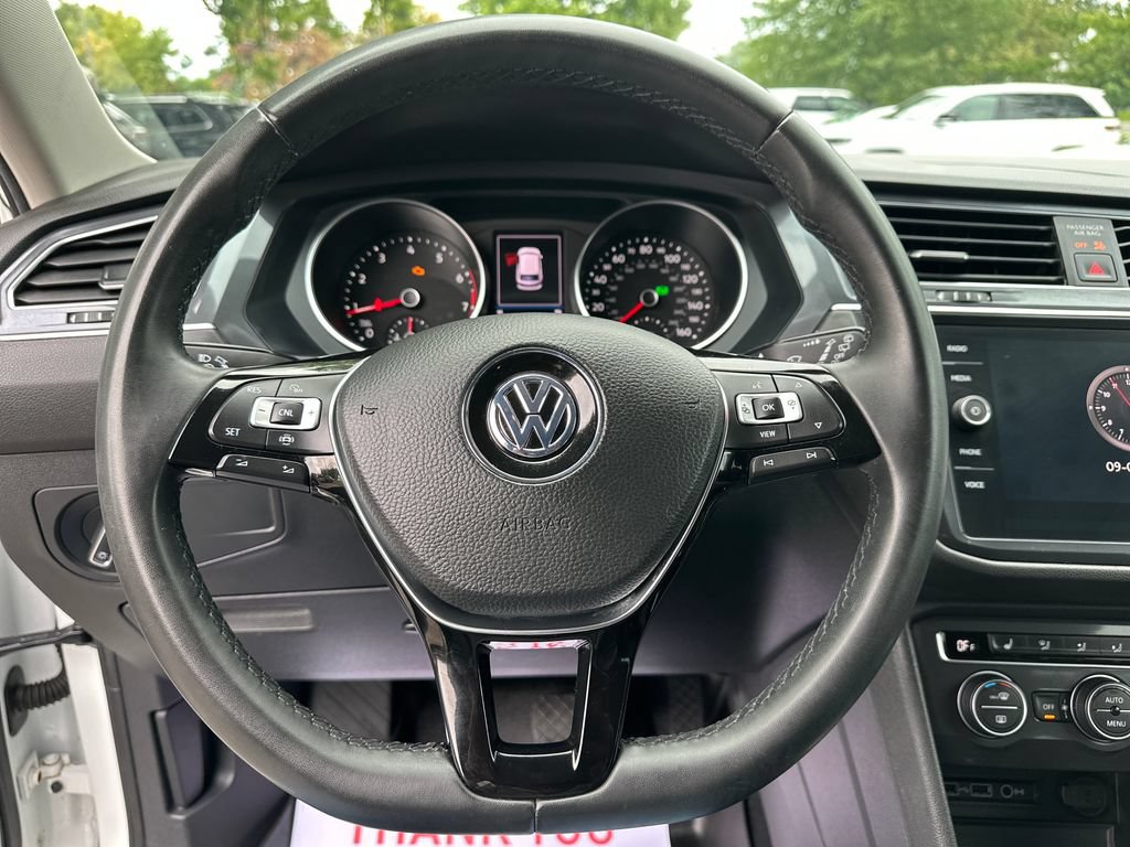 Used 2020 Volkswagen Tiguan SE AWD/4WD image 12