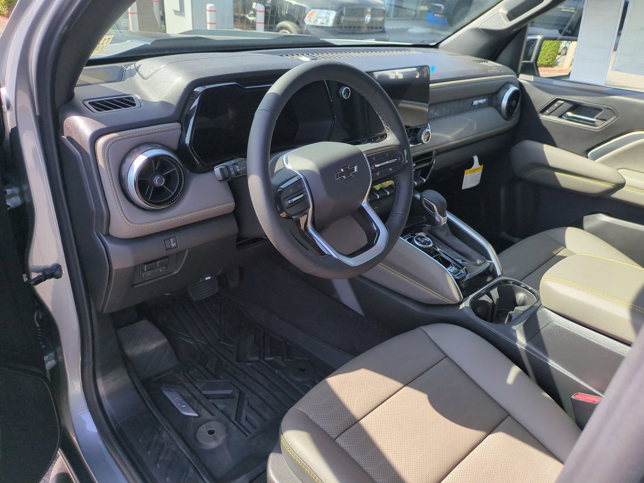New 2026 Chevrolet Colorado ZR2 w/ Technology Package AWD/4WD image 10