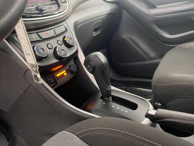 Certified 2022 Chevrolet Trax LS w/ Tint and Cruise Package image 27