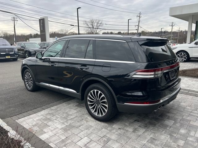 Used 2023 Lincoln Aviator AWD w/ Premium Package image 3