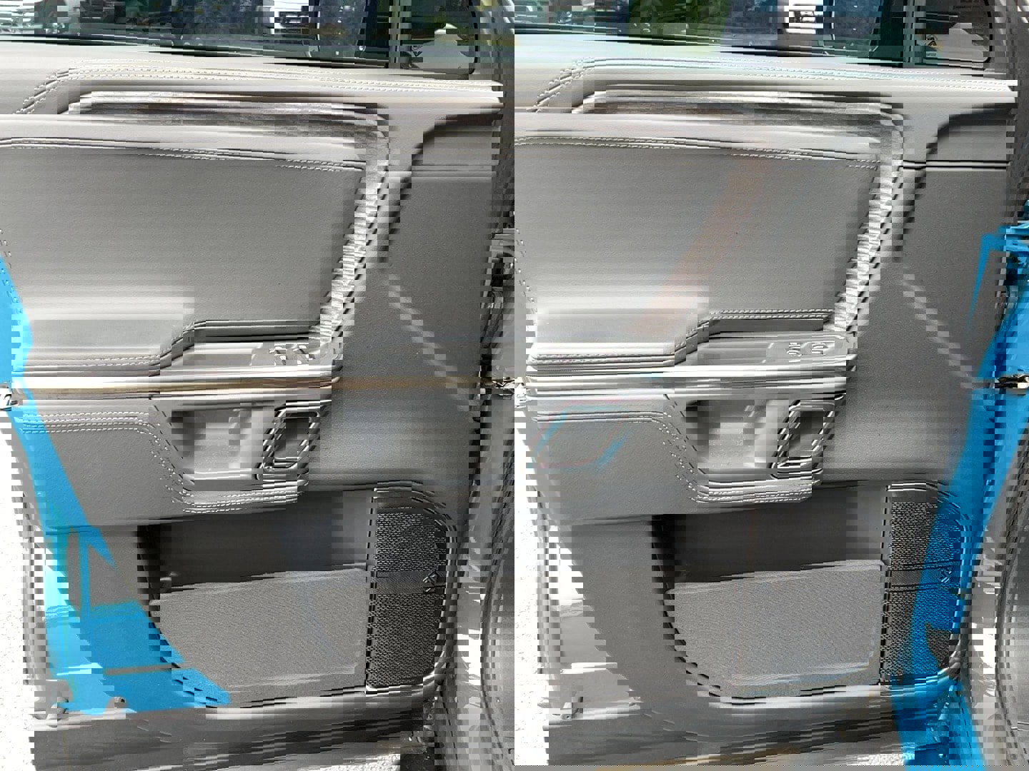 Used 2024 Rivian R1T Adventure image 13