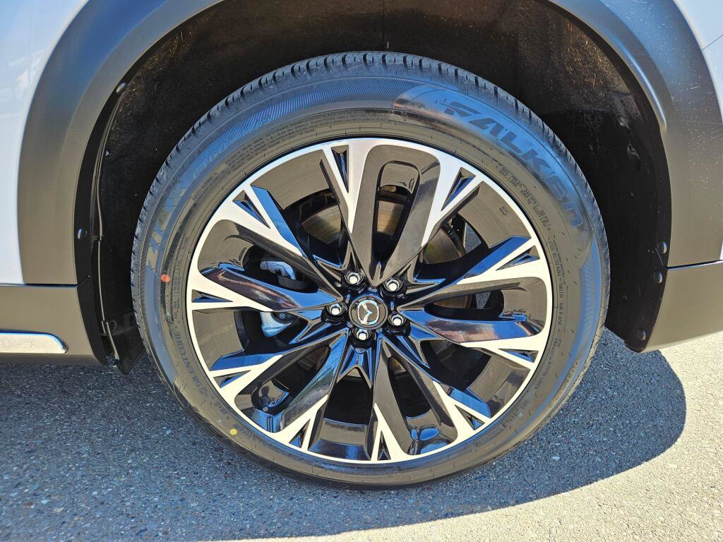 Used 2024 MAZDA CX-90 Plug-In Hybrid w/ Premium Plus AWD/4WD image 8