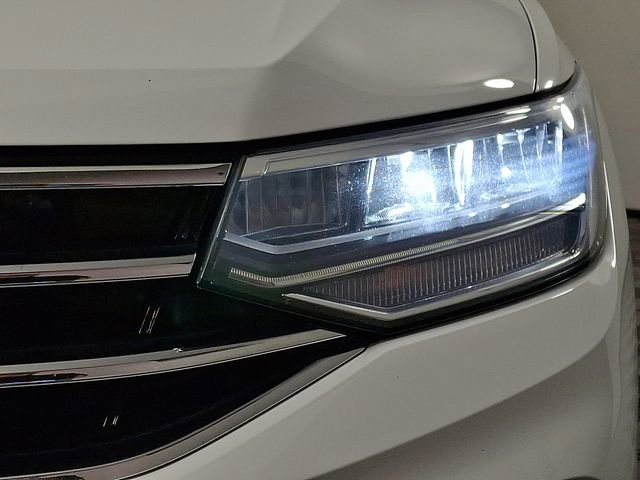 Used 2022 Volkswagen Tiguan SE image 12