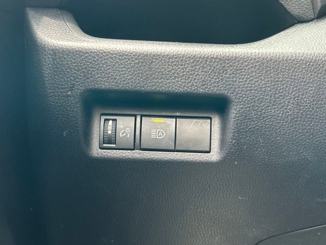 Used 2019 Toyota RAV4 LE w/ All Weather Liner Package AWD/4WD image 20