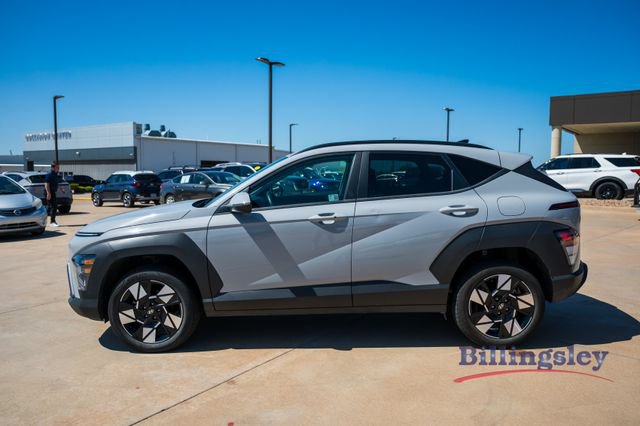 Used 2025 Hyundai Kona SEL AWD/4WD image 2