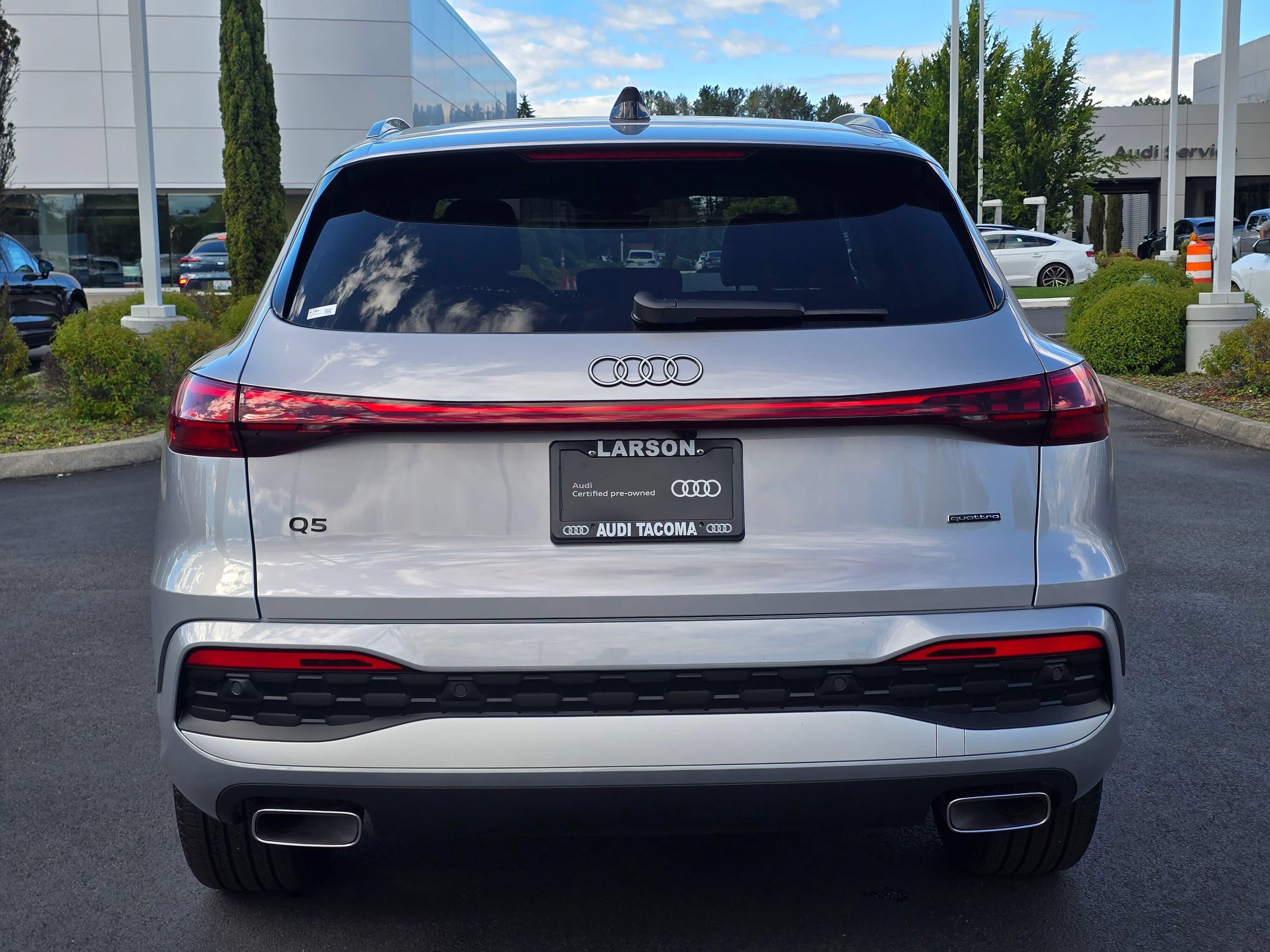 Used 2020 Audi Q8 Prestige w/ Prestige Package AWD/4WD image 4