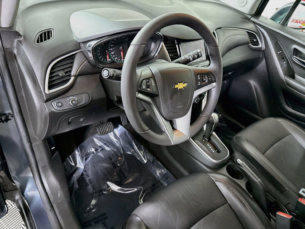 Used 2022 Chevrolet Trax LT w/ Driver Confidence Package AWD/4WD image 16