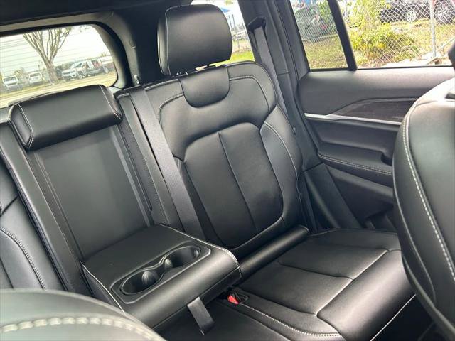 Certified 2025 Jeep Grand Cherokee Limited w/ MOPAR Finishing Package image 16