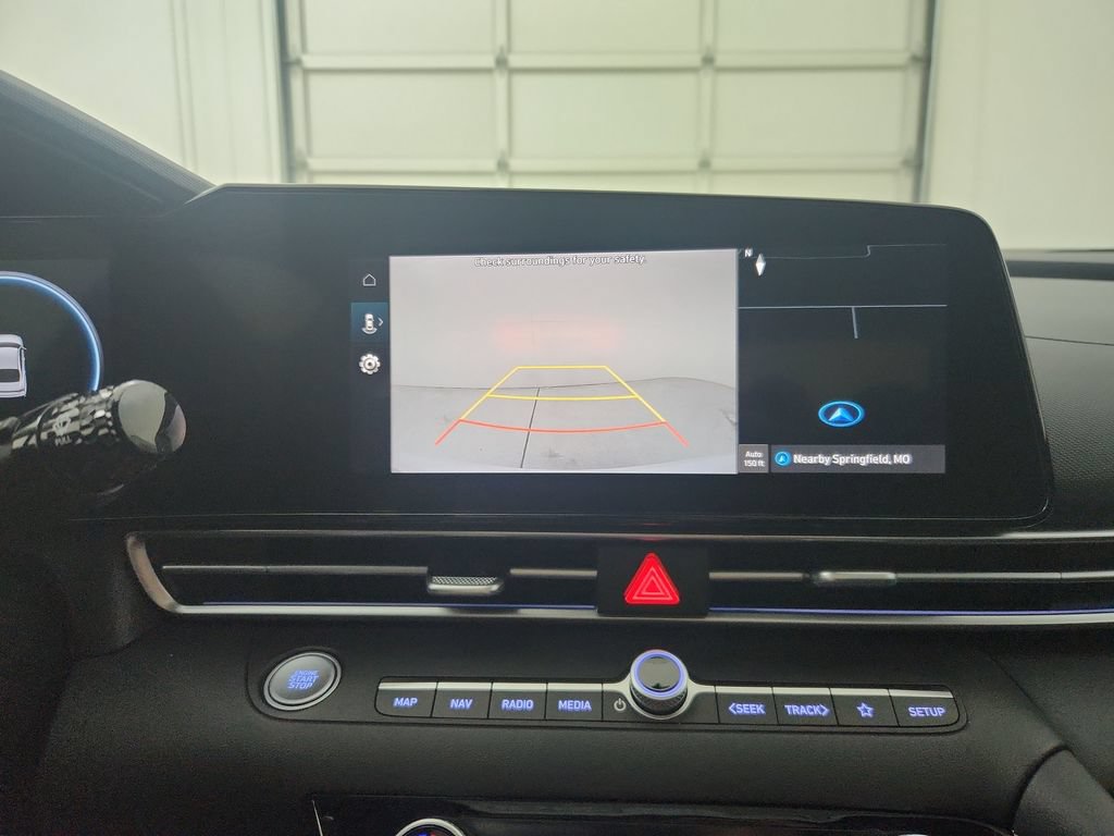 Used 2025 Hyundai Elantra Limited FWD image 26