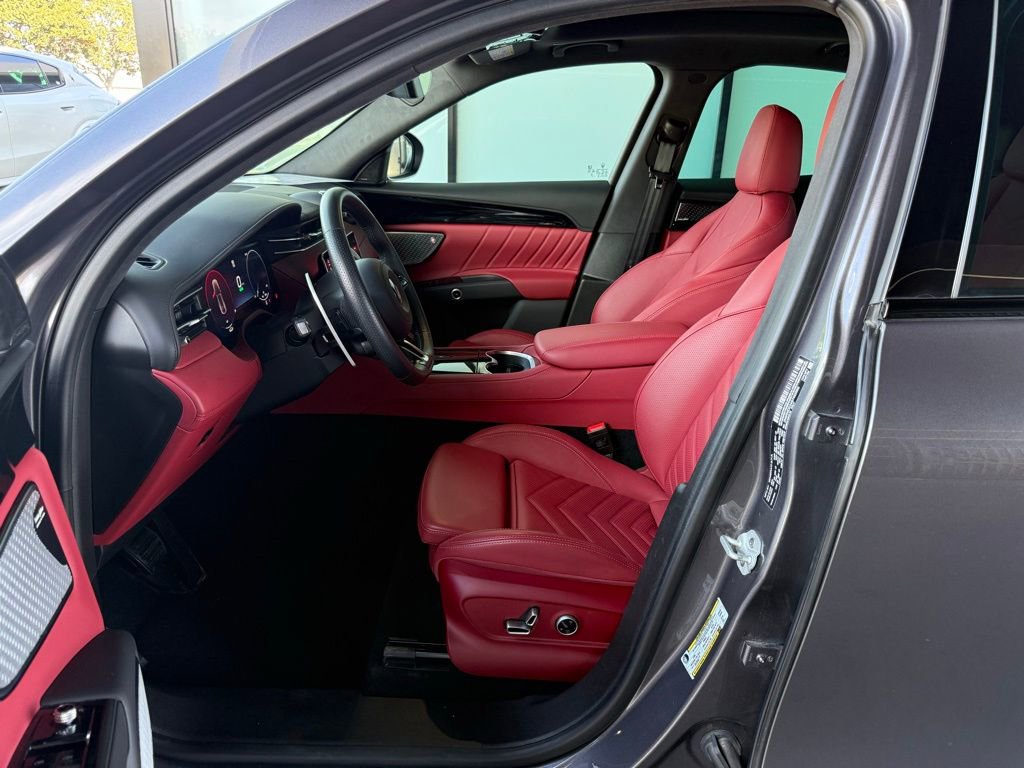 Used 2025 Maserati Grecale Folgore image 7