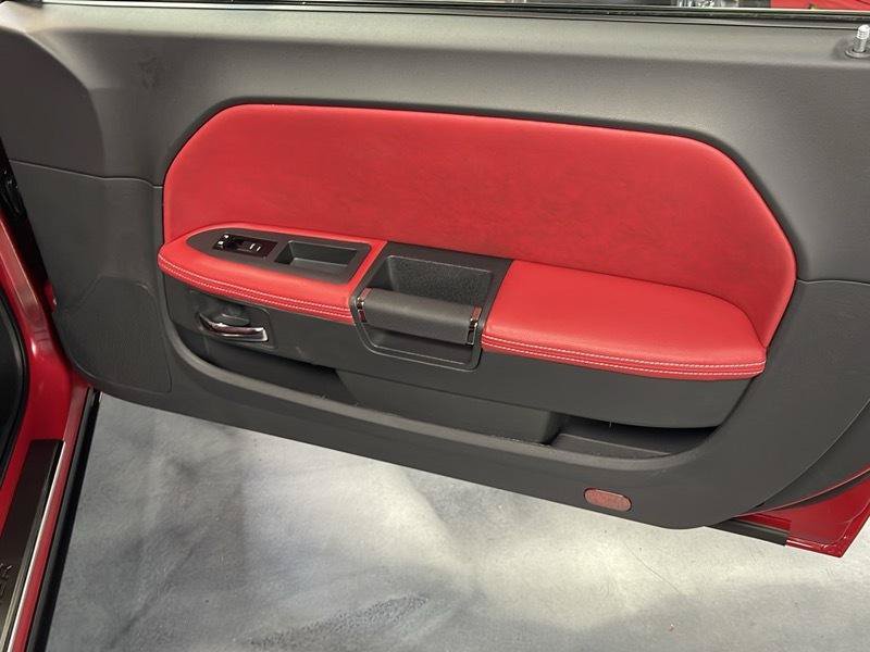 Used 2013 Dodge Challenger SRT8 w/ Harman Kardon Audio Group RWD image 39