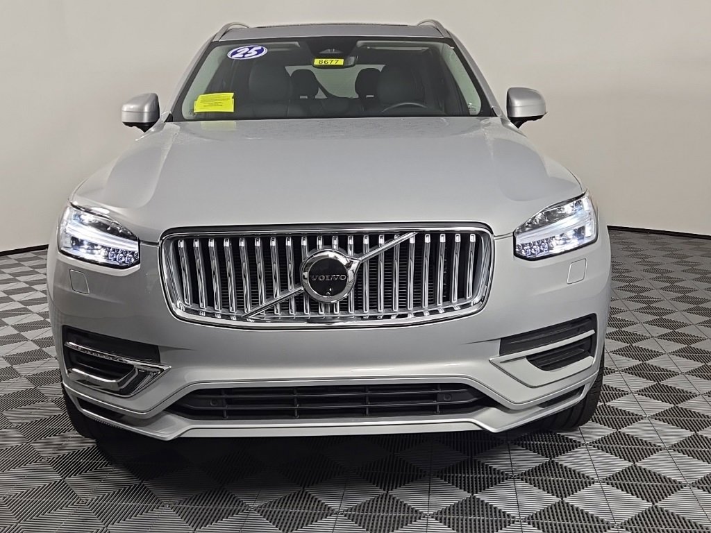 Certified 2025 Volvo XC90 T8 Plus image 2