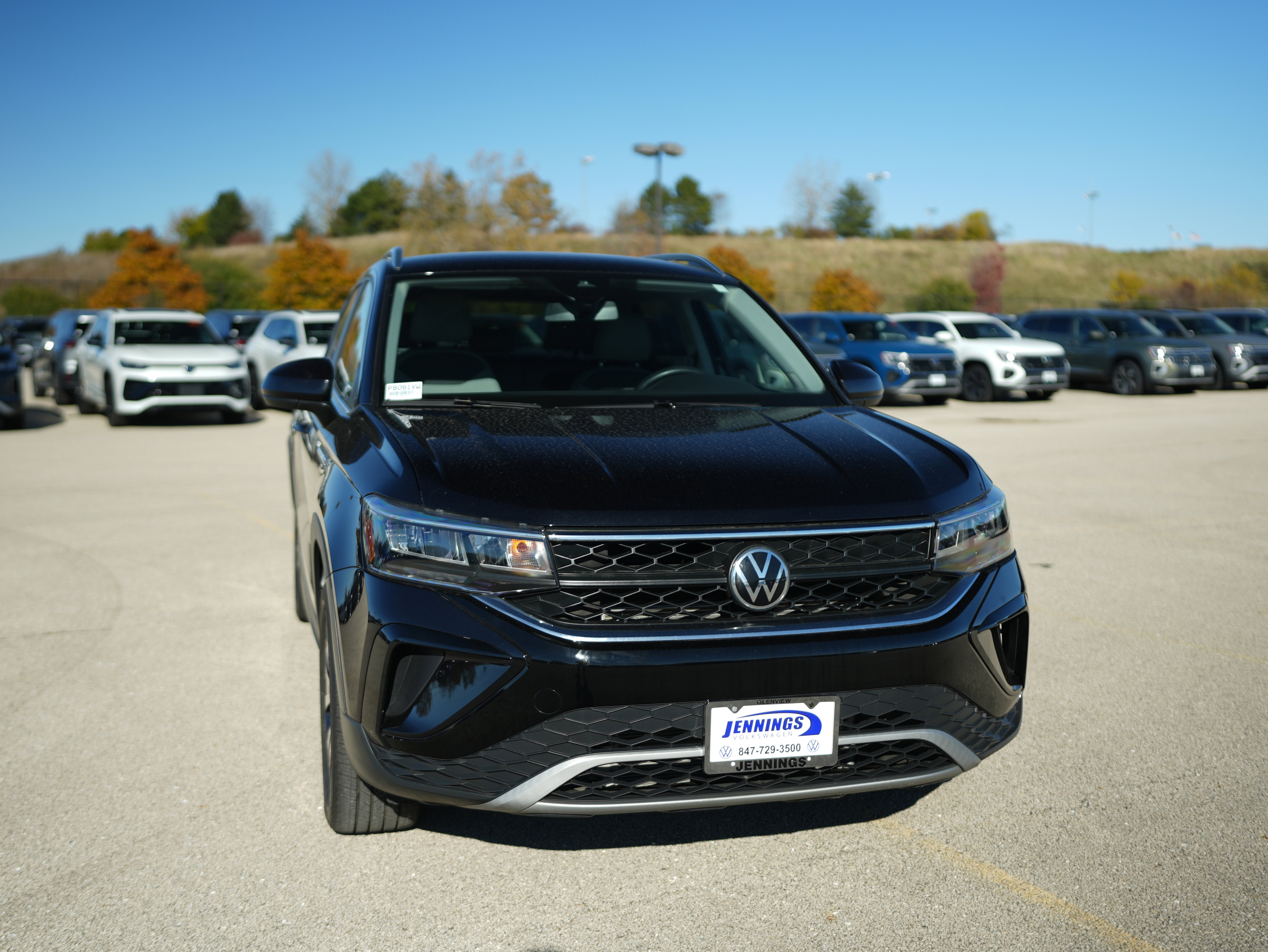 Used 2022 Volkswagen Taos SE w/ IQ.Drive SE Package image 2