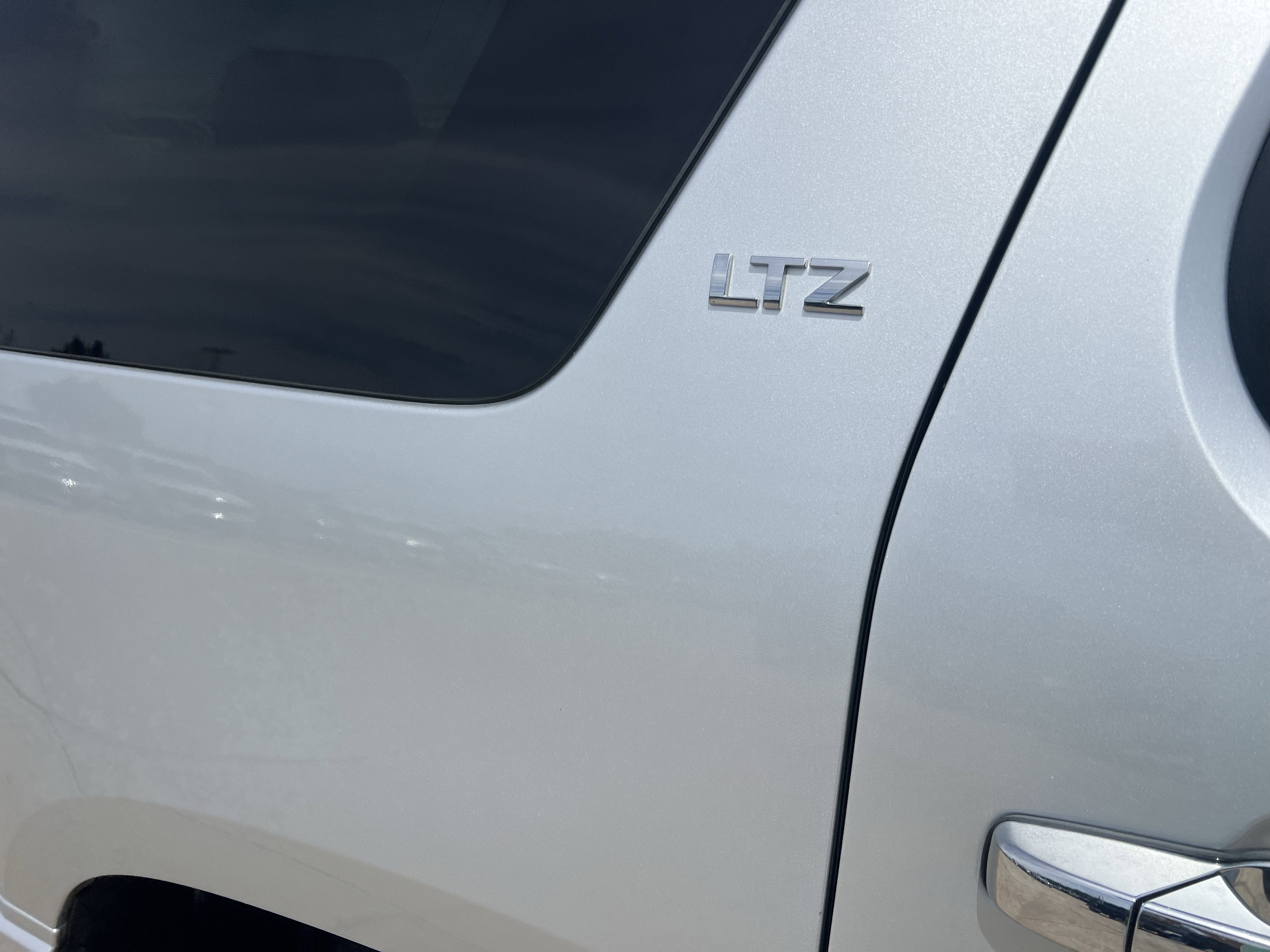 Used 2012 Chevrolet Tahoe LTZ AWD/4WD image 5