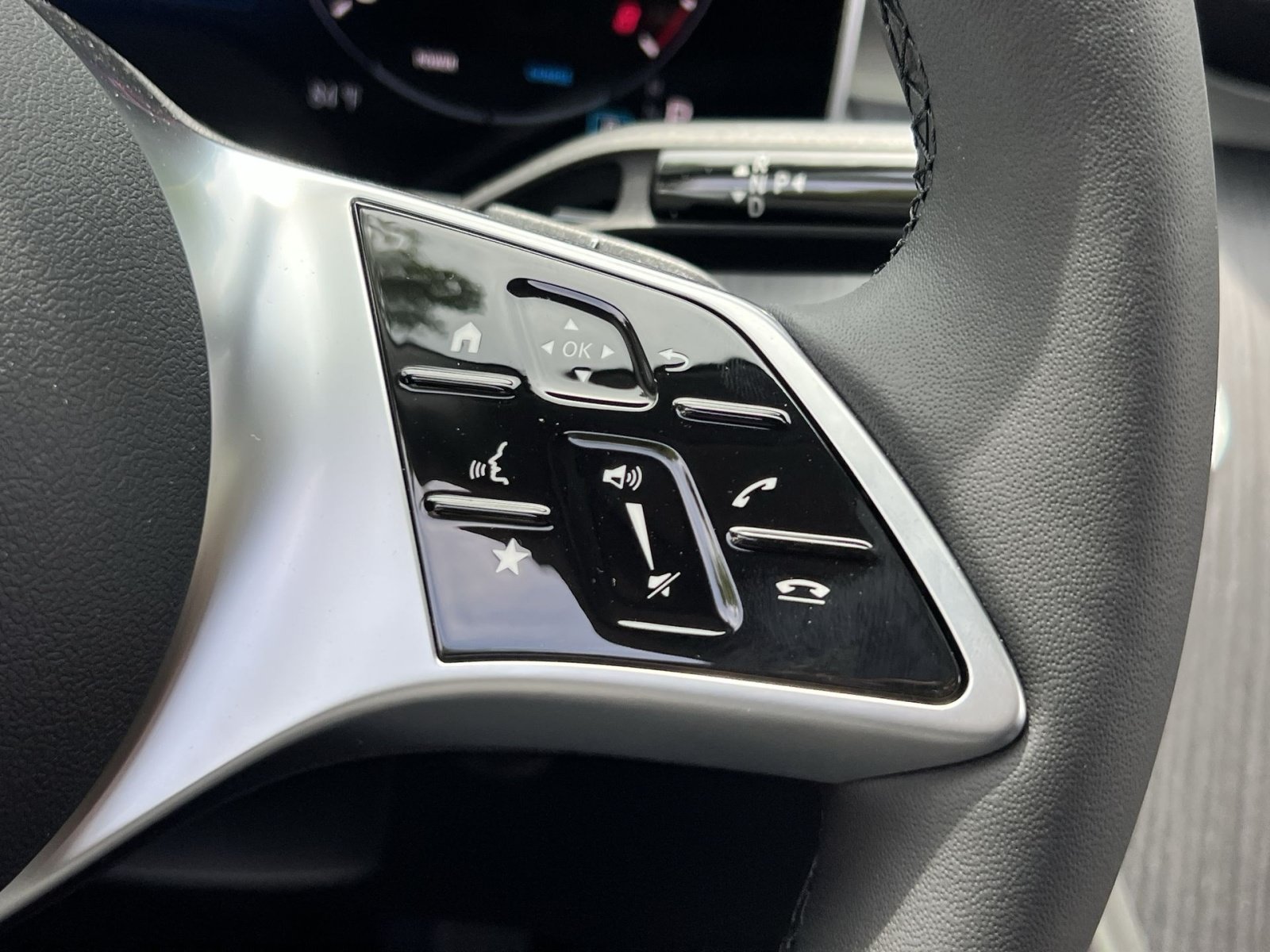 New 2026 Mercedes-Benz C 300 4MATIC Sedan image 37