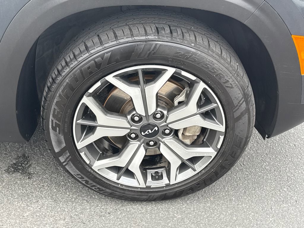 Used 2023 Kia Seltos EX AWD/4WD image 7