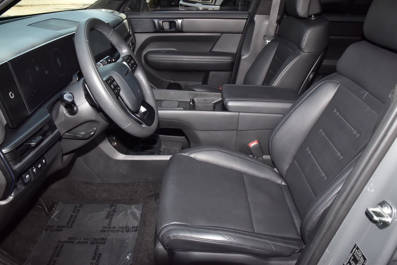 Used 2025 Hyundai Santa Fe Calligraphy AWD/4WD image 13
