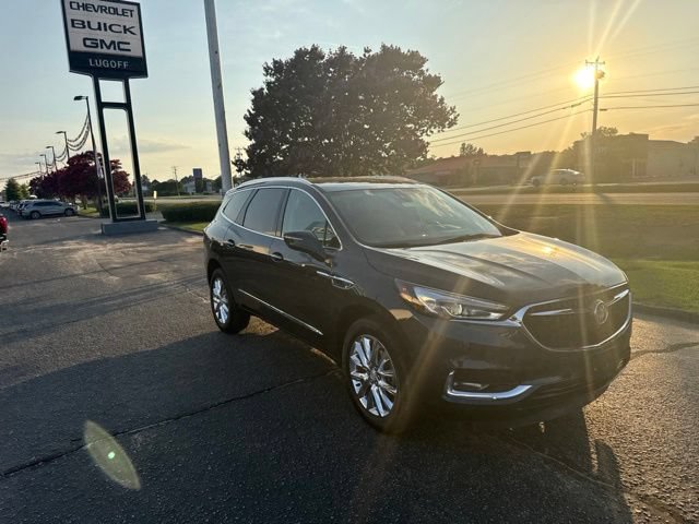 Used 2020 Buick Enclave Premium w/ Surround and Sites Package AWD/4WD image 4