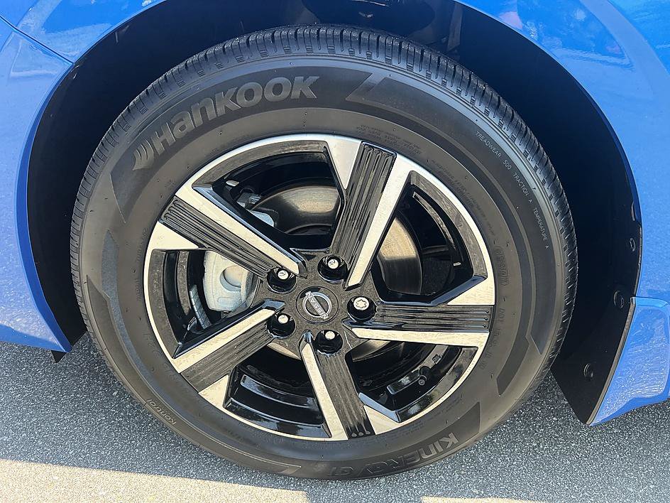 Used 2025 Nissan Sentra SV w/ All-Weather Package FWD image 9