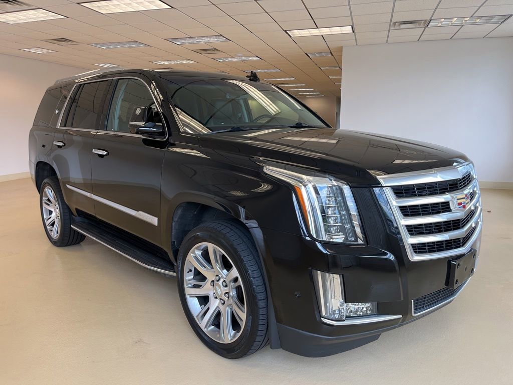 Used 2019 Cadillac Escalade Luxury AWD/4WD image 1