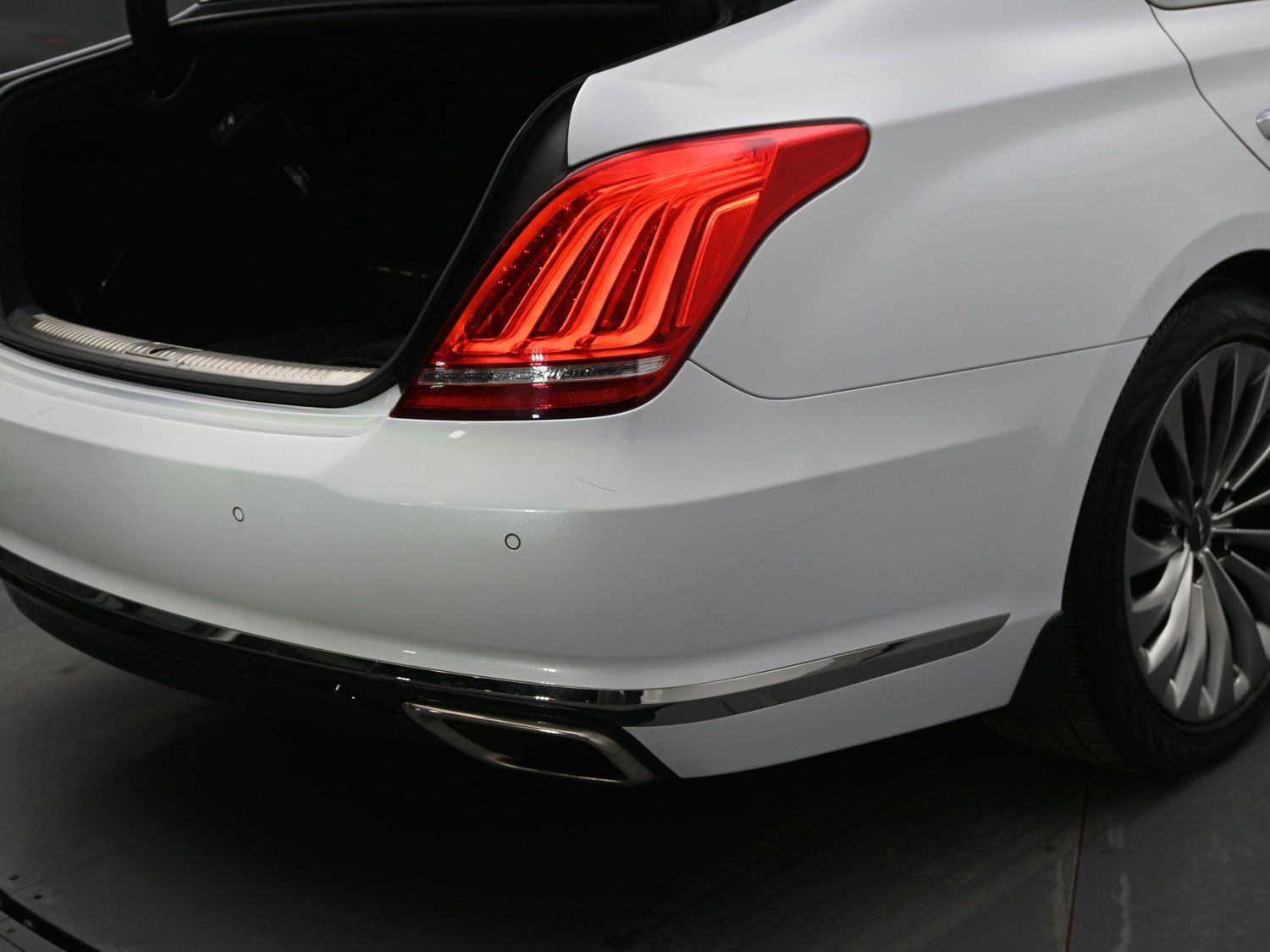 Used 2019 Genesis G90 5.0 Ultimate image 15