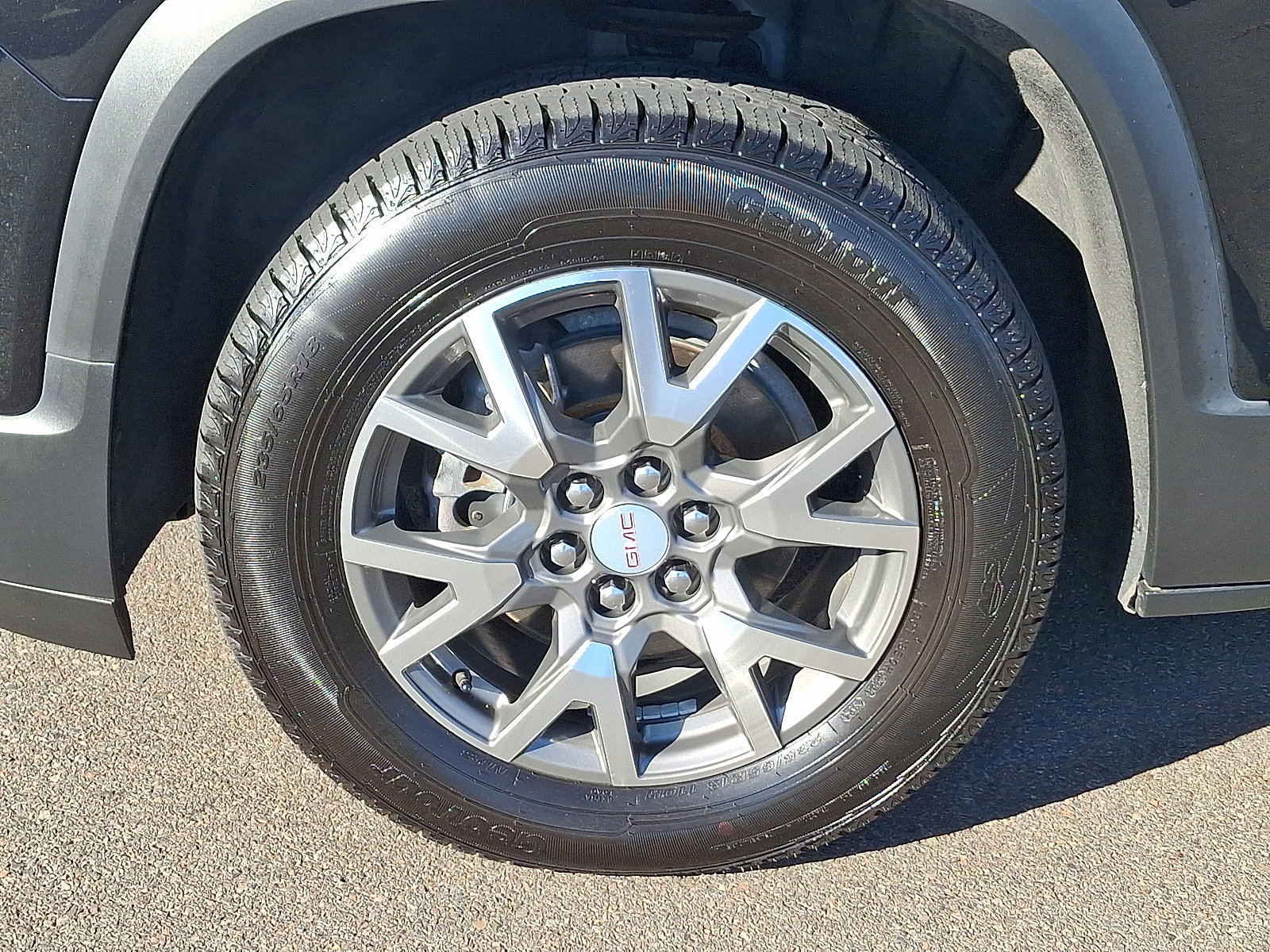 Used 2023 GMC Acadia SLE image 8