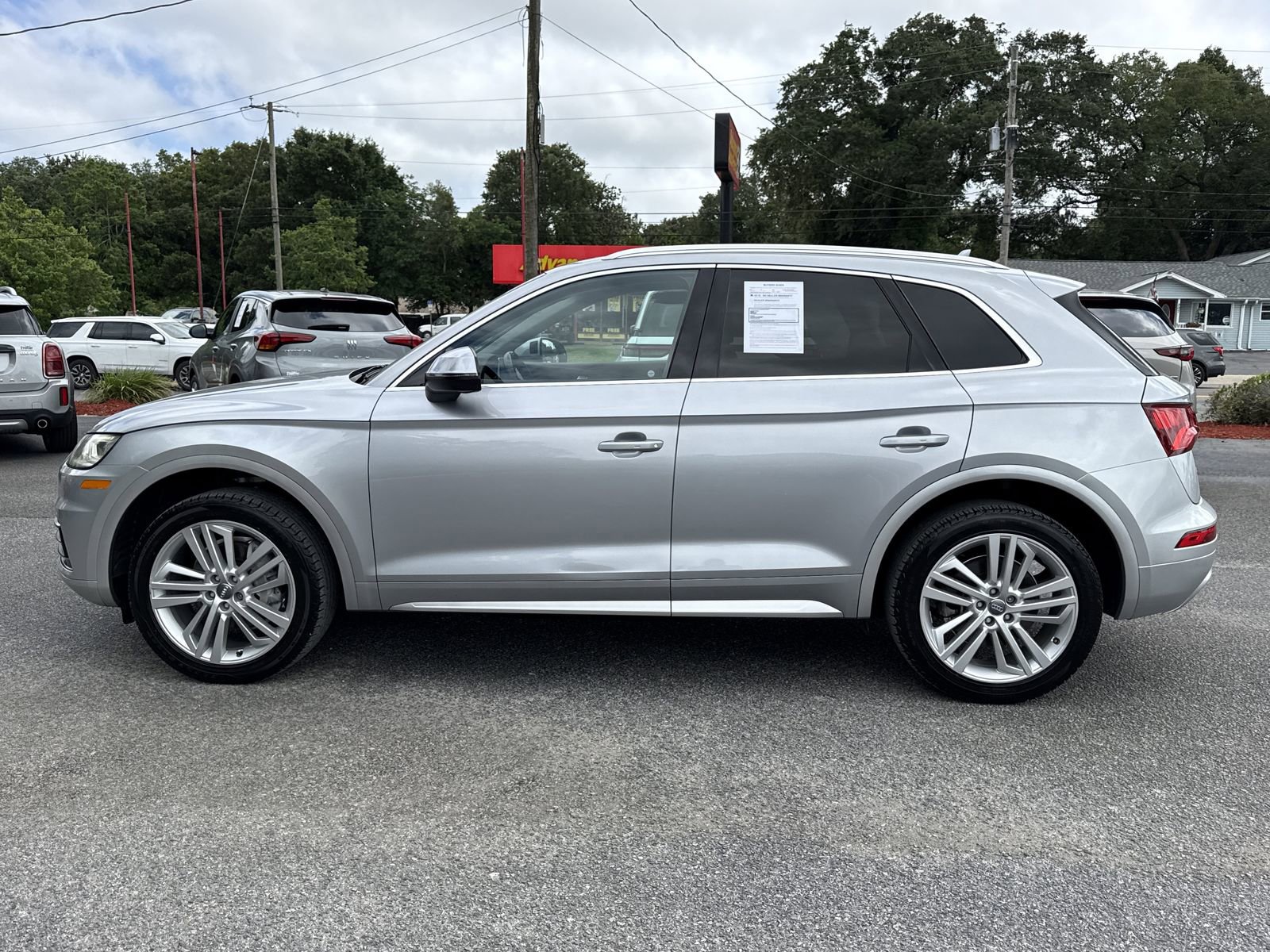 Used 2018 Audi Q5 2.0T Premium Plus w/ Premium Plus Package AWD/4WD image 2