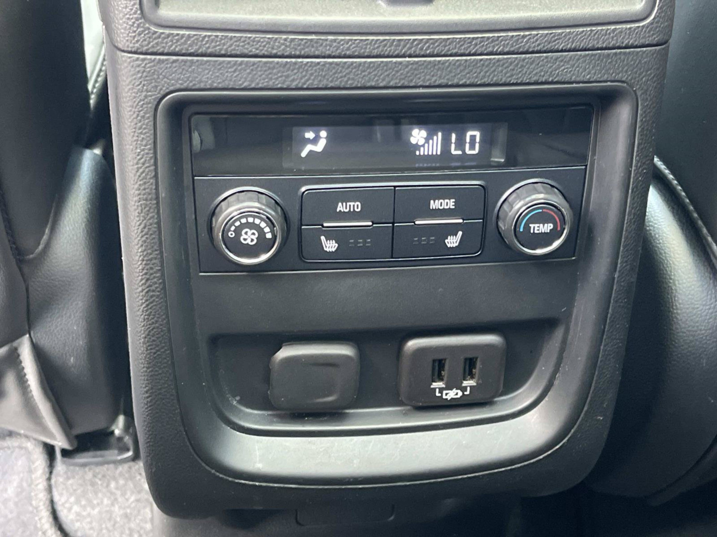 Used 2020 Buick Envision Essence FWD image 14