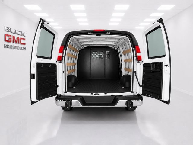 Used 2025 GMC Savana 2500 w/ Driver Convenience Package RWD image 12