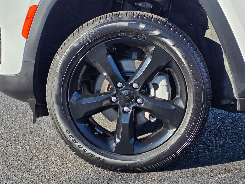 Used 2024 Jeep Grand Cherokee Limited w/ Black Appearance Package image 9