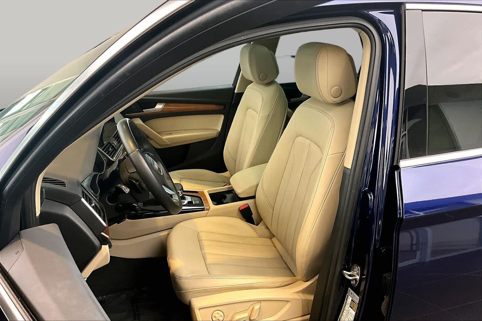Used 2023 Audi Q5 2.0T Premium w/ Convenience Package AWD/4WD image 8