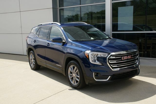 Used 2023 GMC Terrain SLT FWD image 2