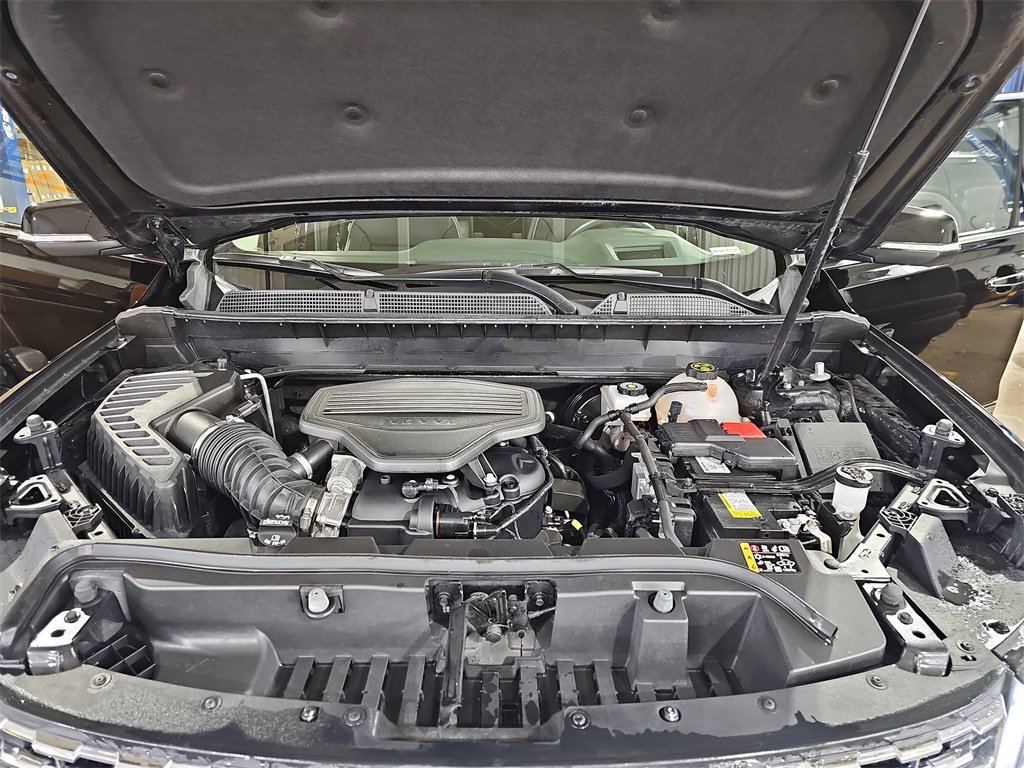 Used 2023 GMC Acadia Denali w/ Black Diamond Edition image 33