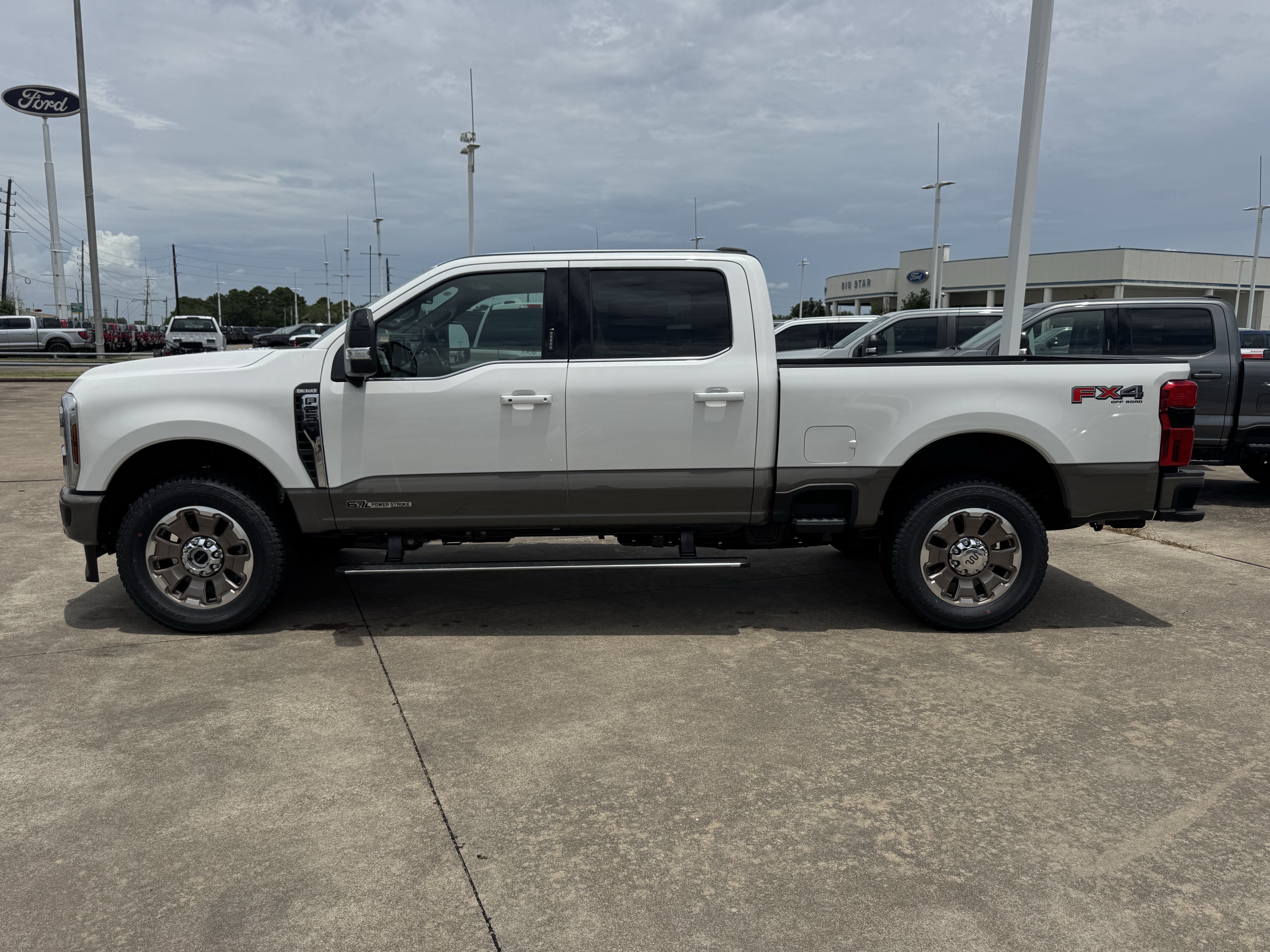 New 2026 Ford F250 King Ranch w/ FX4 Off-Road Package AWD/4WD image 5
