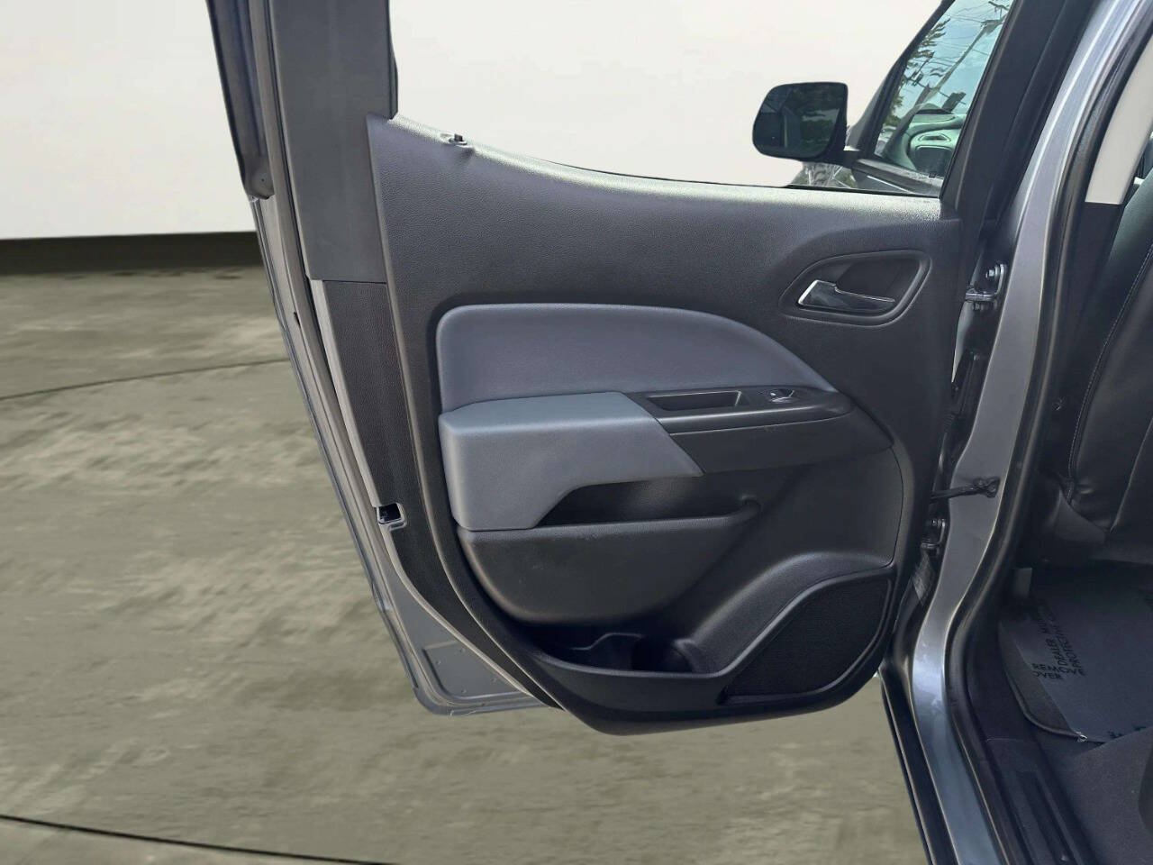 Used 2019 Chevrolet Colorado Z71 AWD/4WD image 12