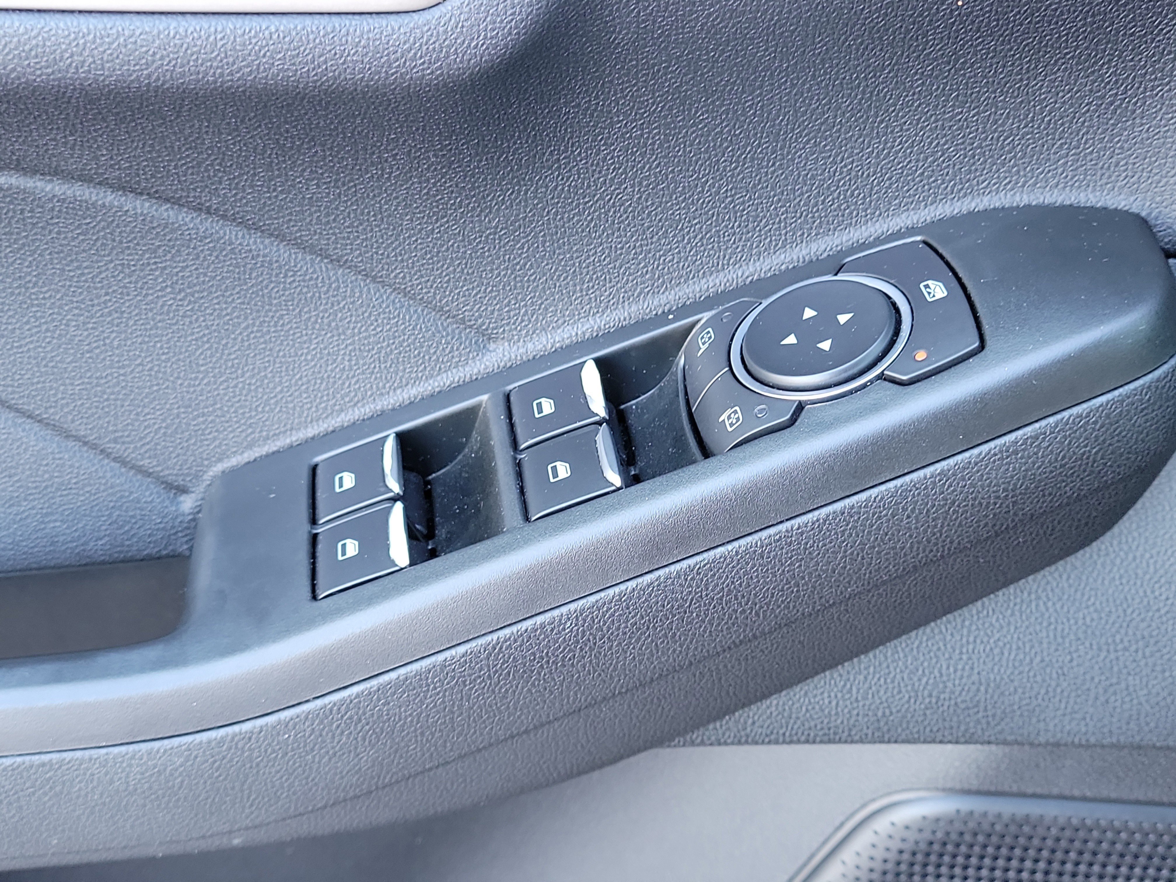 Used 2022 Ford Escape SEL w/ Technology Package image 28