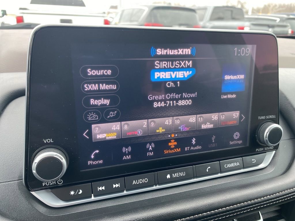 Used 2023 Nissan Rogue S image 32