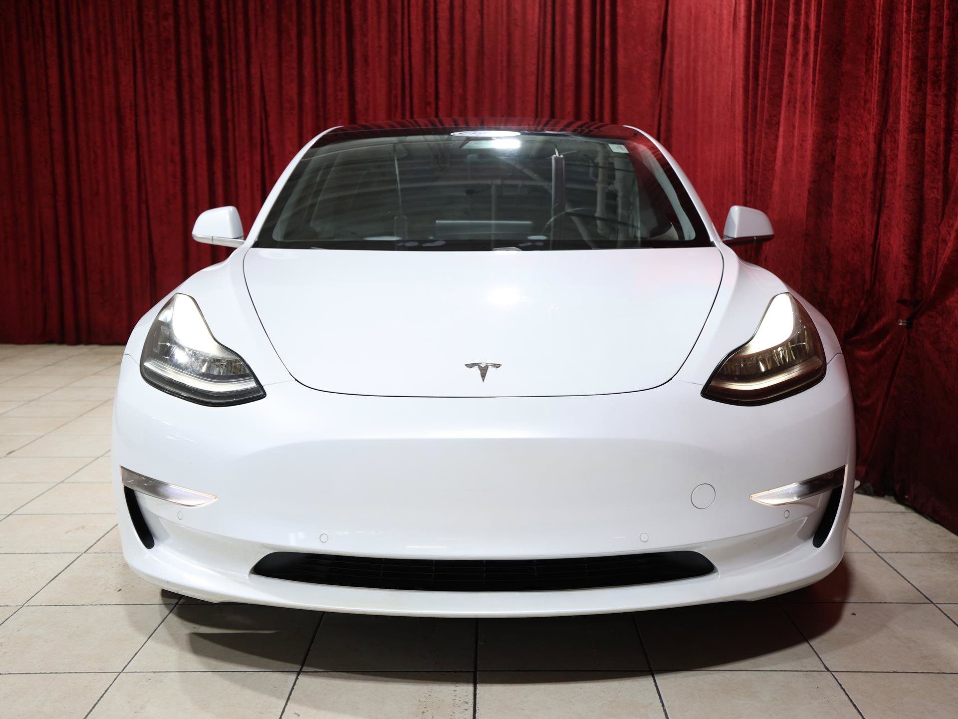 Used 2018 Tesla Model 3 Mid Range RWD image 9