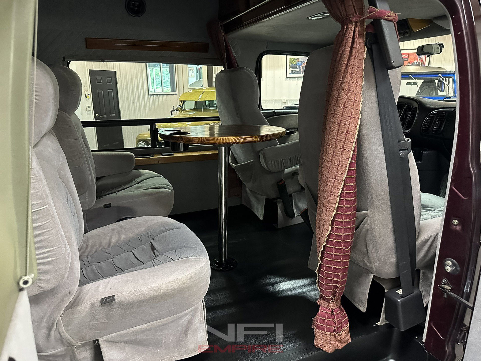 Used 2002 Dodge B1500 image 38