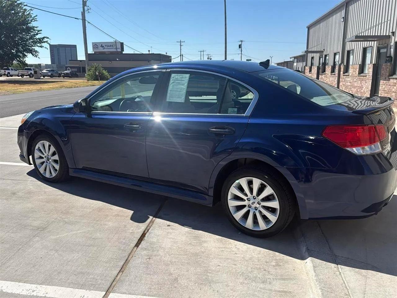 Used 2011 Subaru Legacy 2.5i Limited AWD/4WD image 16