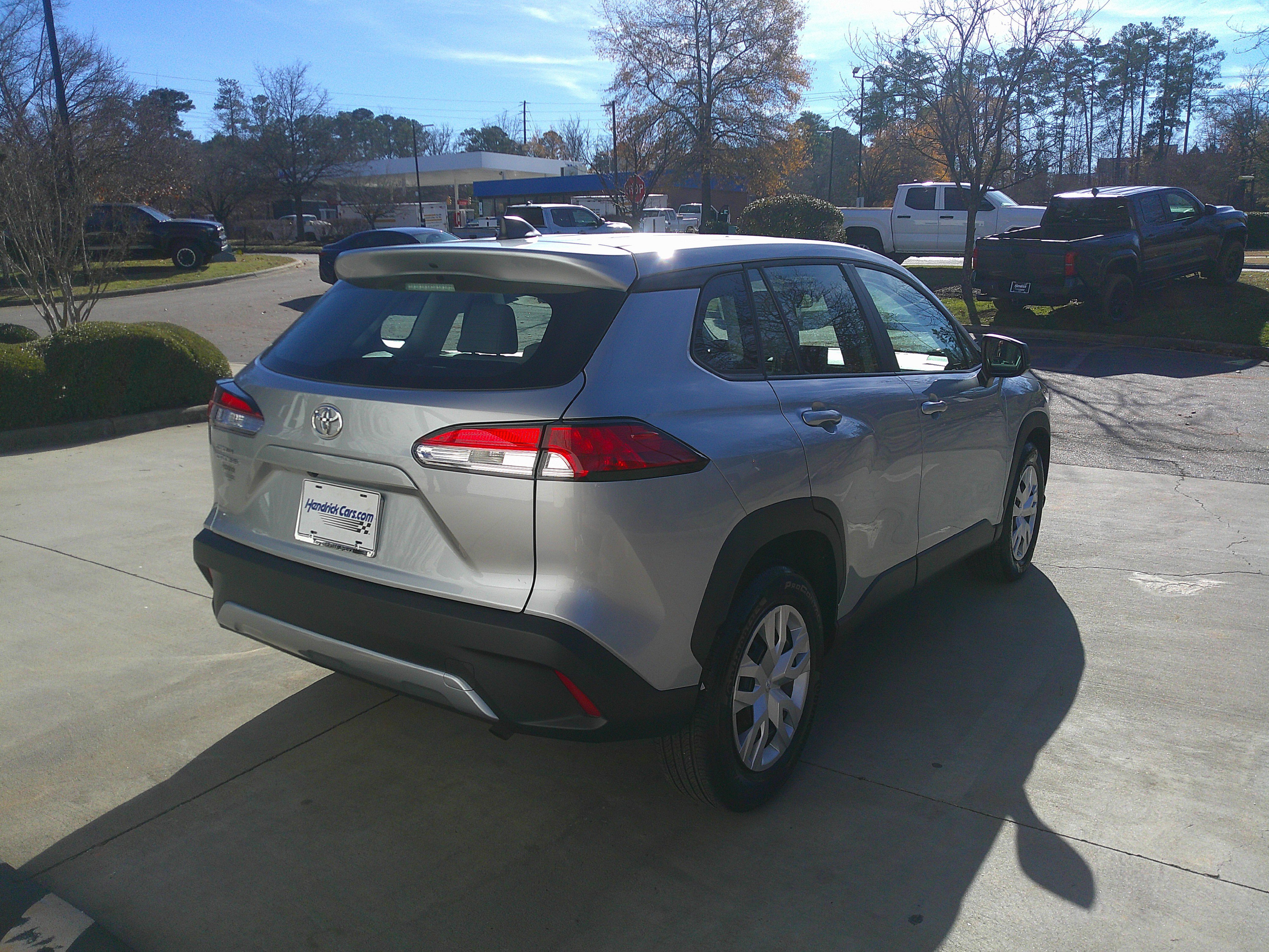 Used 2025 Toyota Corolla Cross L image 12