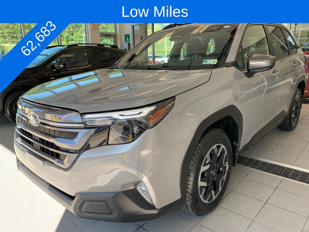 Used 2025 Subaru Forester Premium AWD/4WD image 2