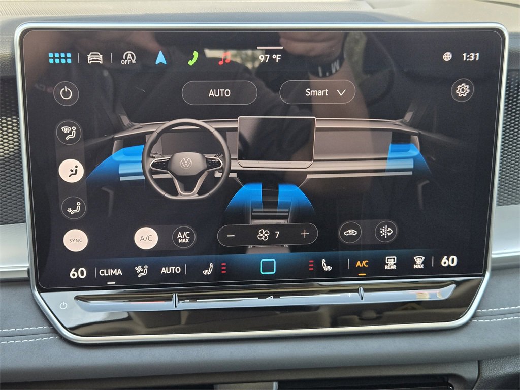 New 2025 Volkswagen Tiguan SE image 16