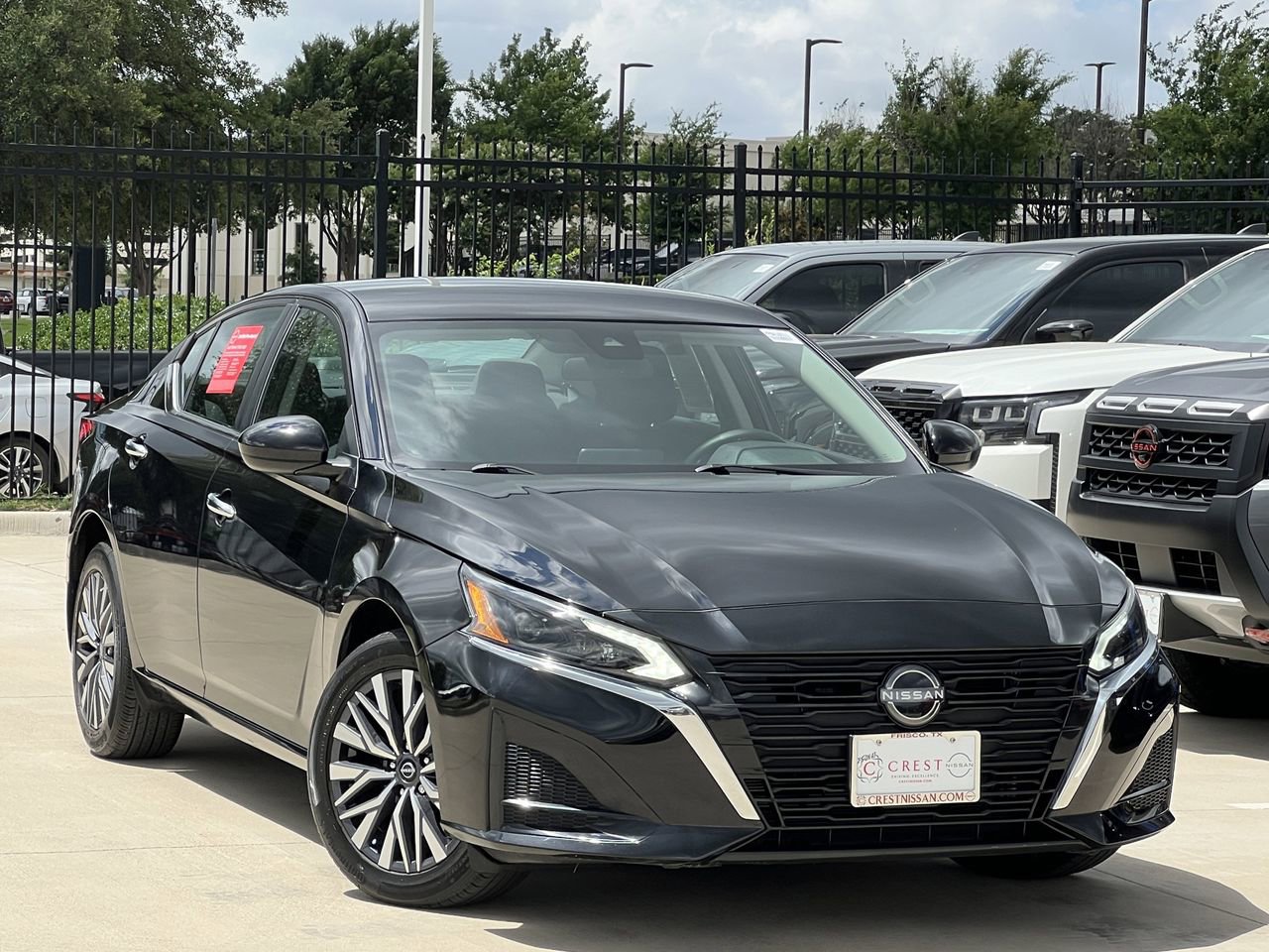 Used 2023 Nissan Altima 2.5 SV AWD/4WD image 2