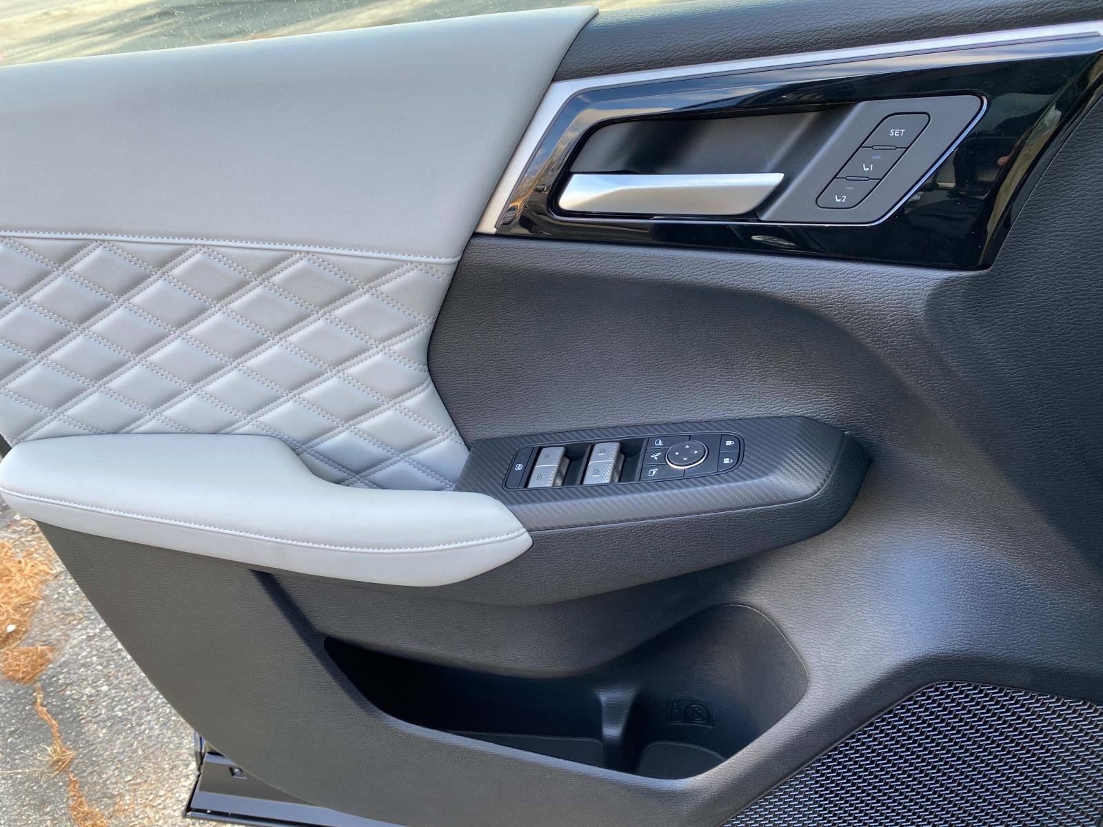 New 2025 Mitsubishi Outlander 4WD Plug-In Hybrid image 17