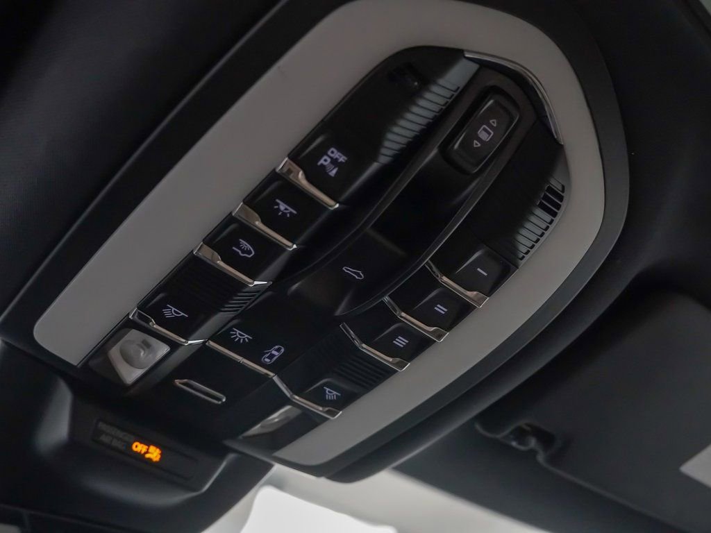 Certified 2022 Porsche Macan image 28