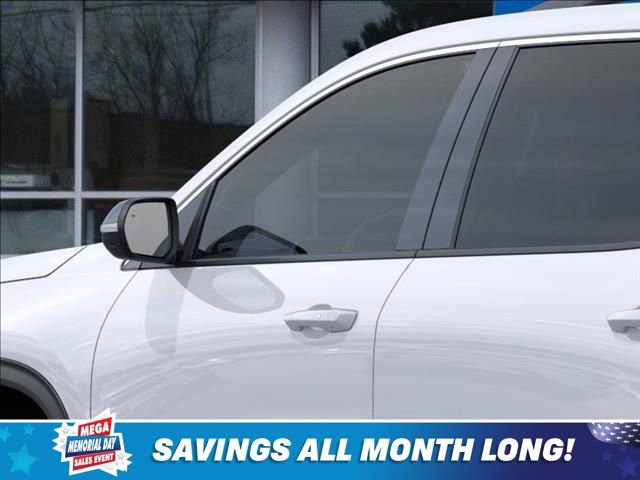 New 2025 Chevrolet Traverse LT w/ LPO, Floor Liner Package FWD image 12
